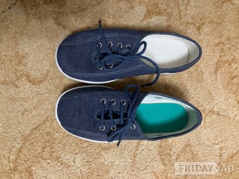 Wide fit canvas shoes