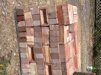 Unused London bricks ( approx 150)