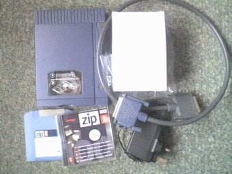 IOMEGA, External 100Mb ZIP Parallel Drive & PSU, 25way PAR. INTERFACE - USED