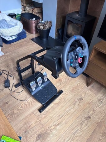 Logitech G29 Gaming Steering Wheel, Pedals & Stand