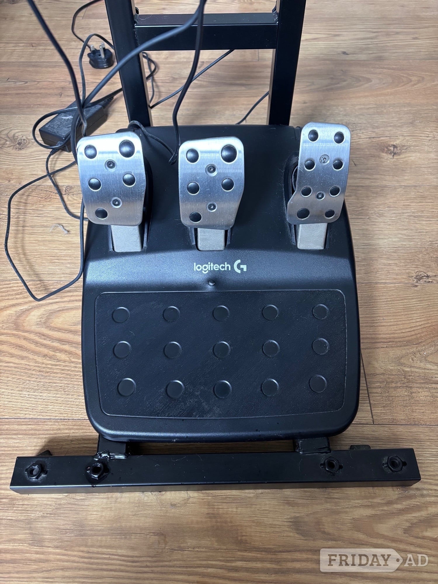Logitech G29 Gaming Steering Wheel, Pedals & Stand