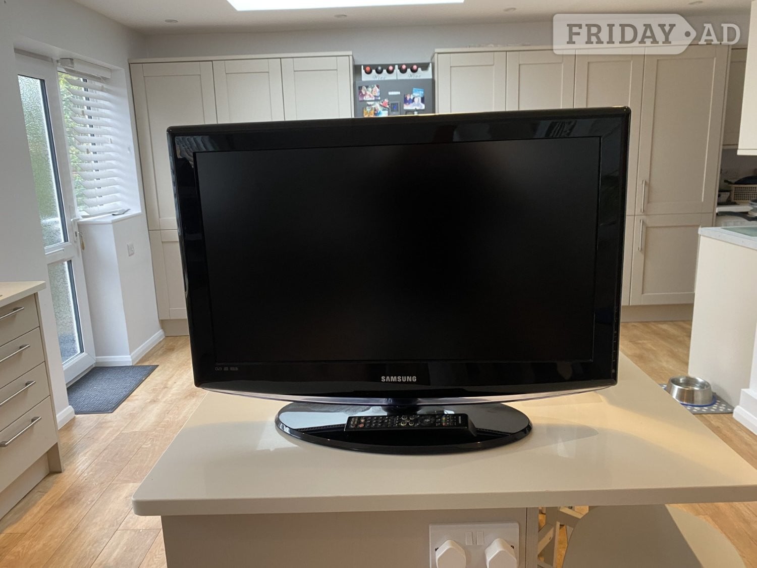 Samsung 32 inch flat screen TV  in Steyning