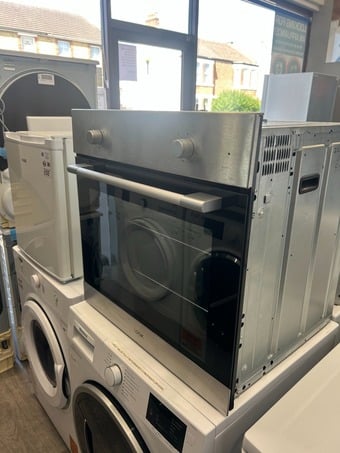 LOGIK BUILT IN OVEN