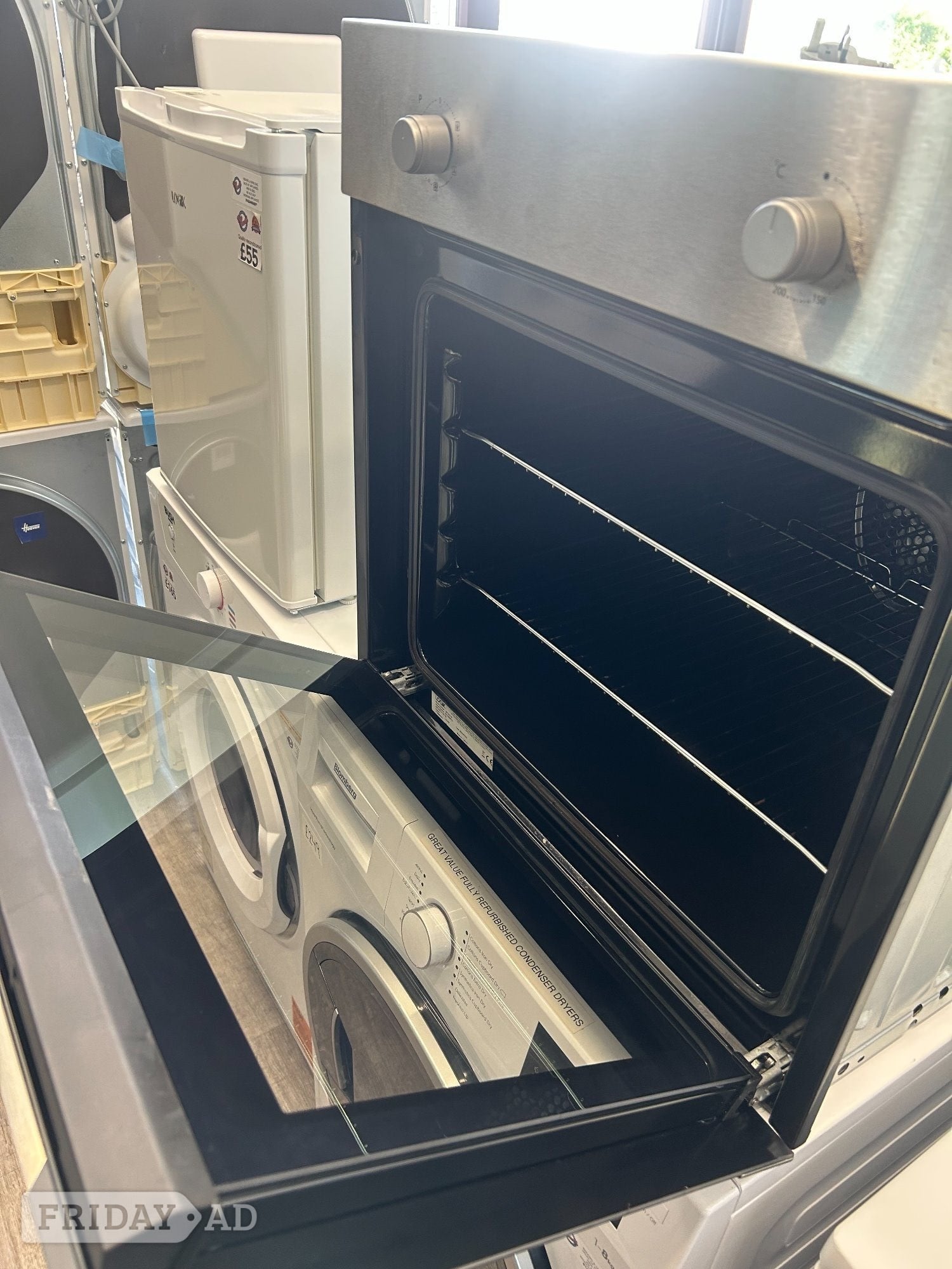 LOGIK BUILT IN OVEN