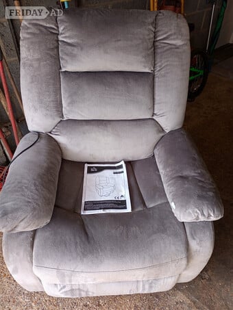 Comfortable,Power Lift ,Riser Recliner Chair .Fire Retardant .