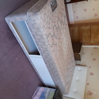 2 single beds