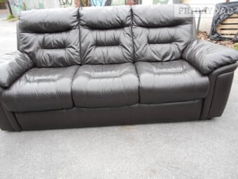 3 SEATER AND 2 SEATER LEATHER SETEES