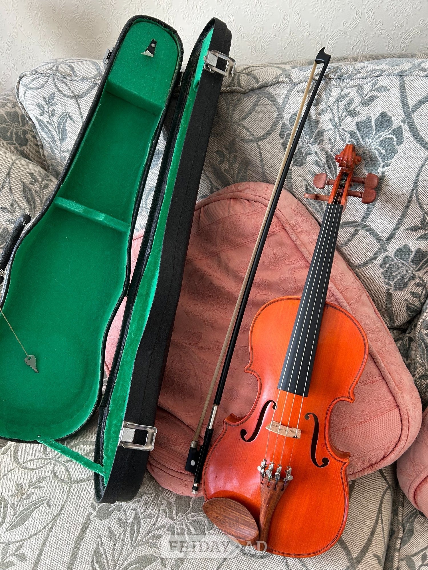 2 x VIOLIN stentor +Case and Bows  x Half Size  59 Pounds EH in Eastbourne