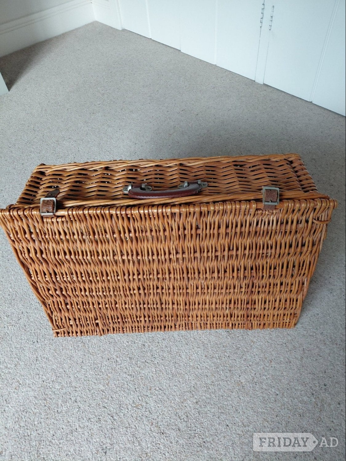 Large Picnic Hamper - Cookware & Dining