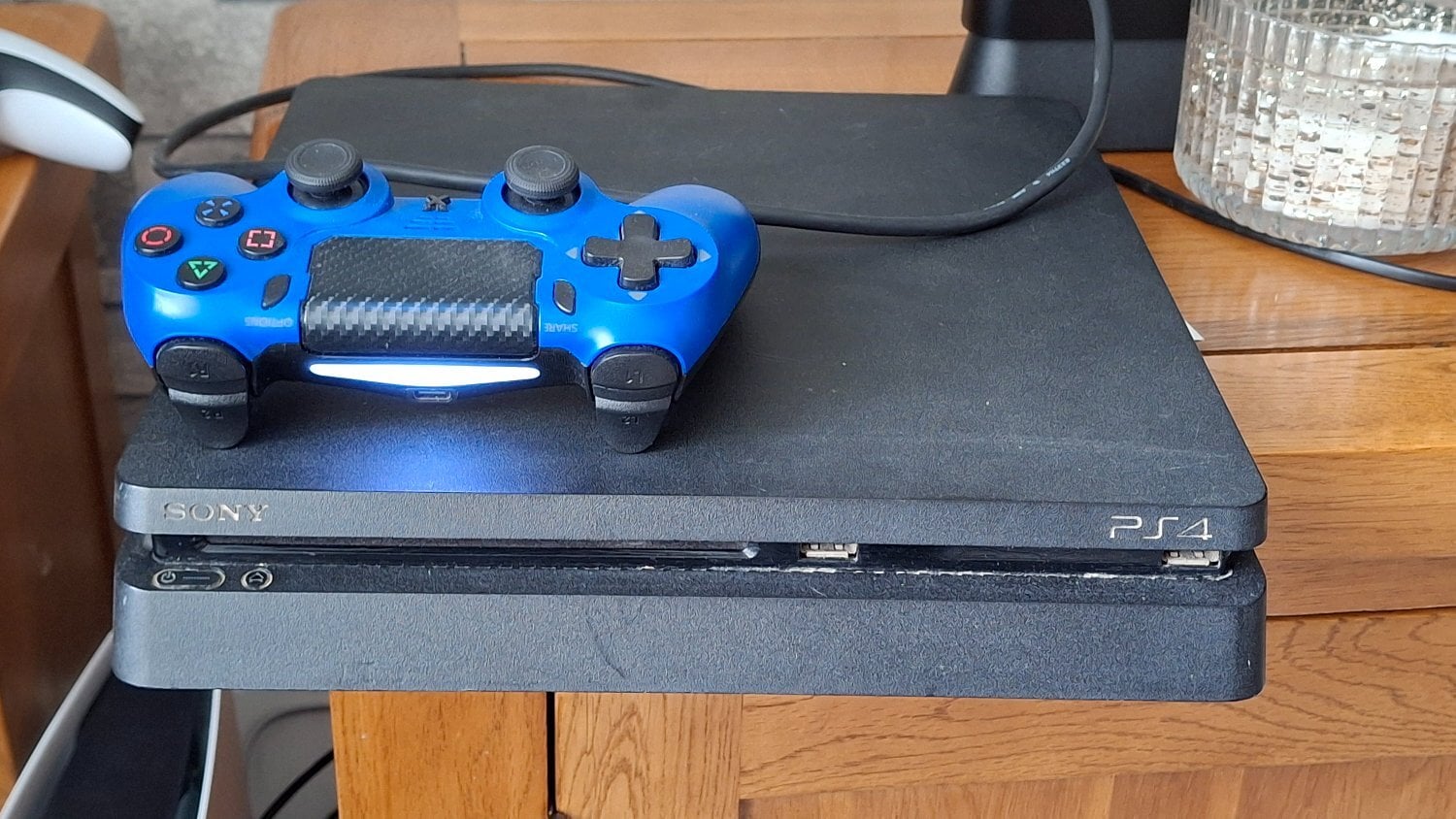 Sony PlayStation 4