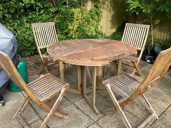 Vintage Teak Outdoor Folding Chairs +matching table (restoration)