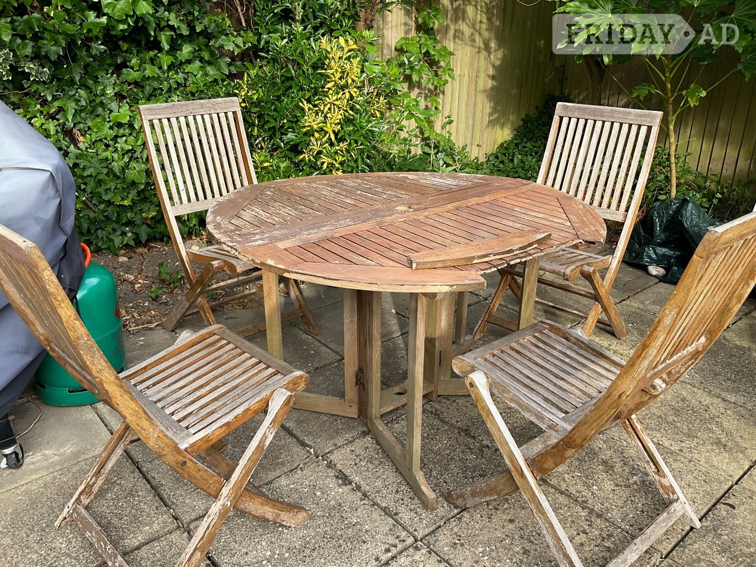 Vintage Teak Outdoor Folding Chairs +matching table (restoration) in Worthing
