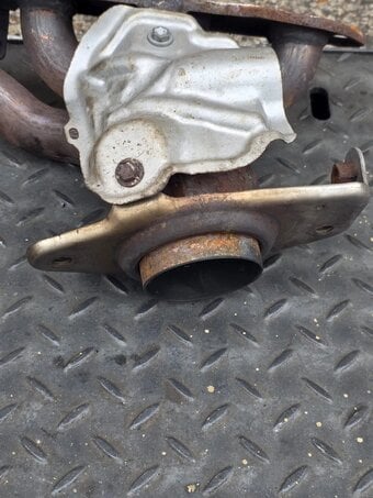 Nissan Juke HR16DE Exhaust Manifold 140021KT0A