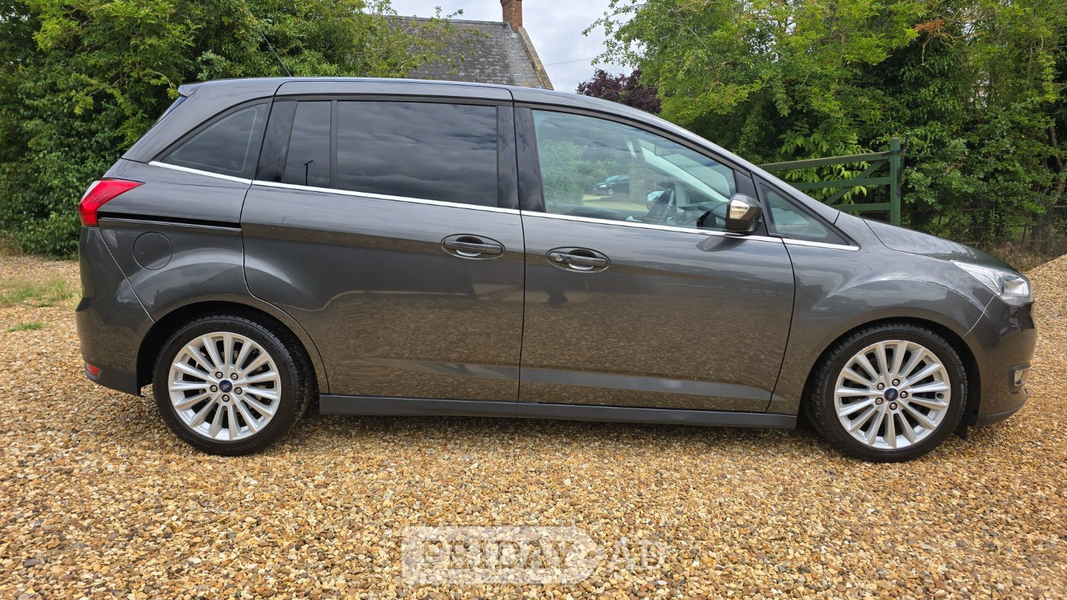 FORD GRAND C-MAX 2017 - Cars in Wellingborough