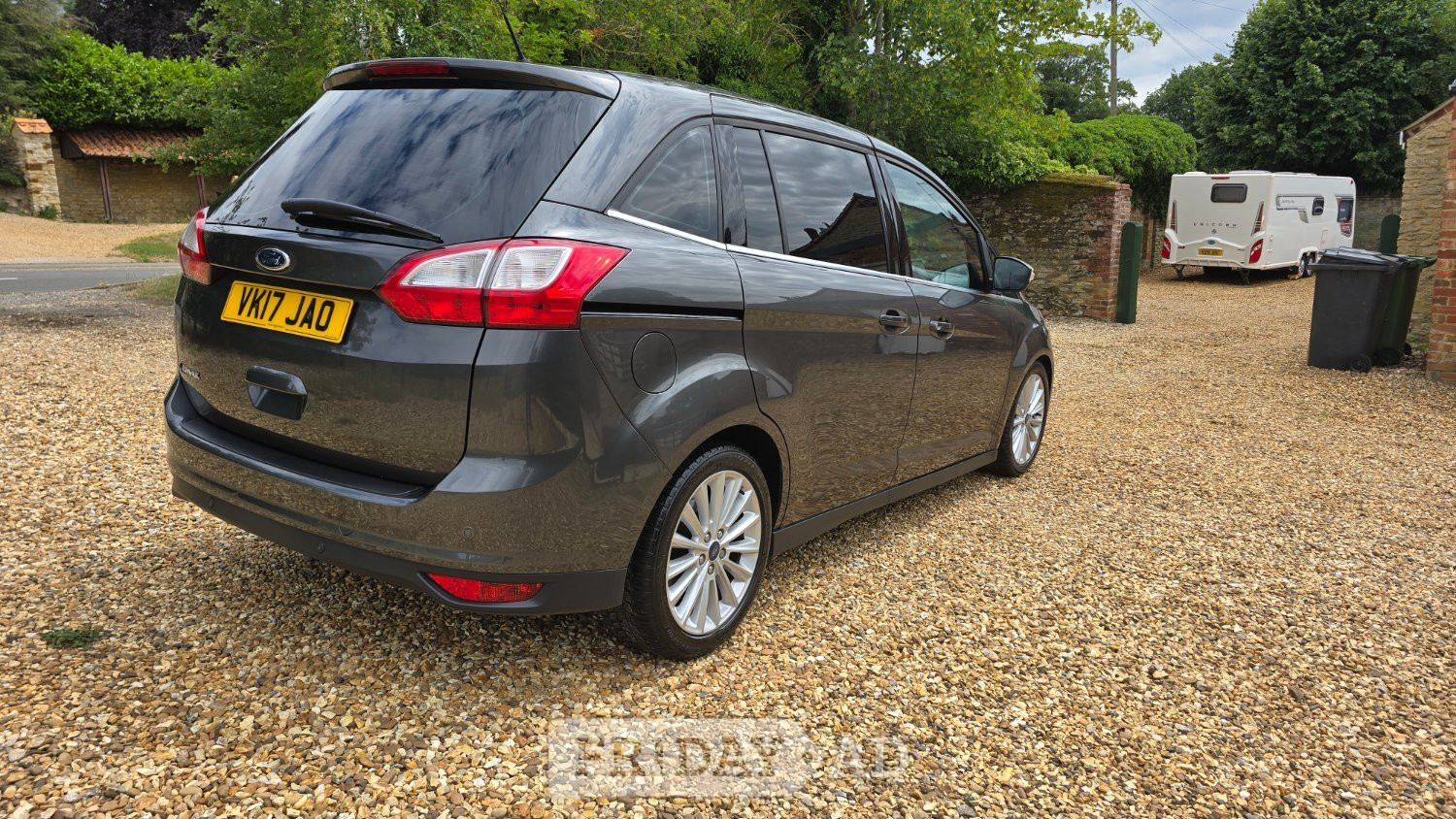 FORD GRAND C-MAX 2017 - Cars