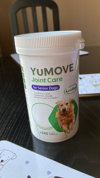 Yumove tablets for senior dogs 