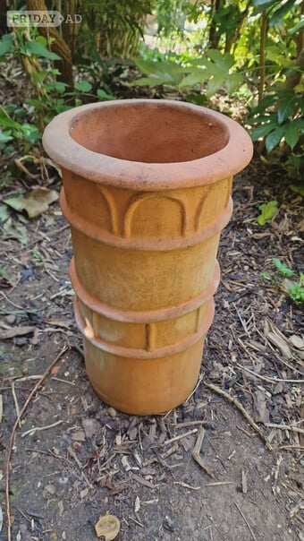 Chimney plant pot