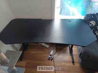 Black Gaming Desk with Cable Management – Good Condition