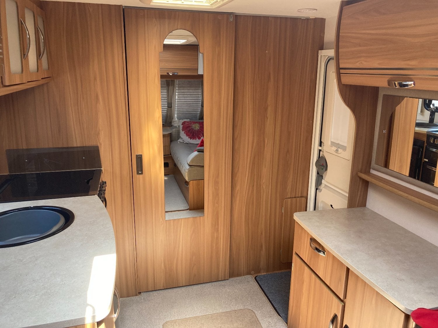 2014 Lunar Lexon 470 'Boxgrove' Special Edition, Single axle, 2 berth, end washroom Caravan - Motorhomes & Caravans