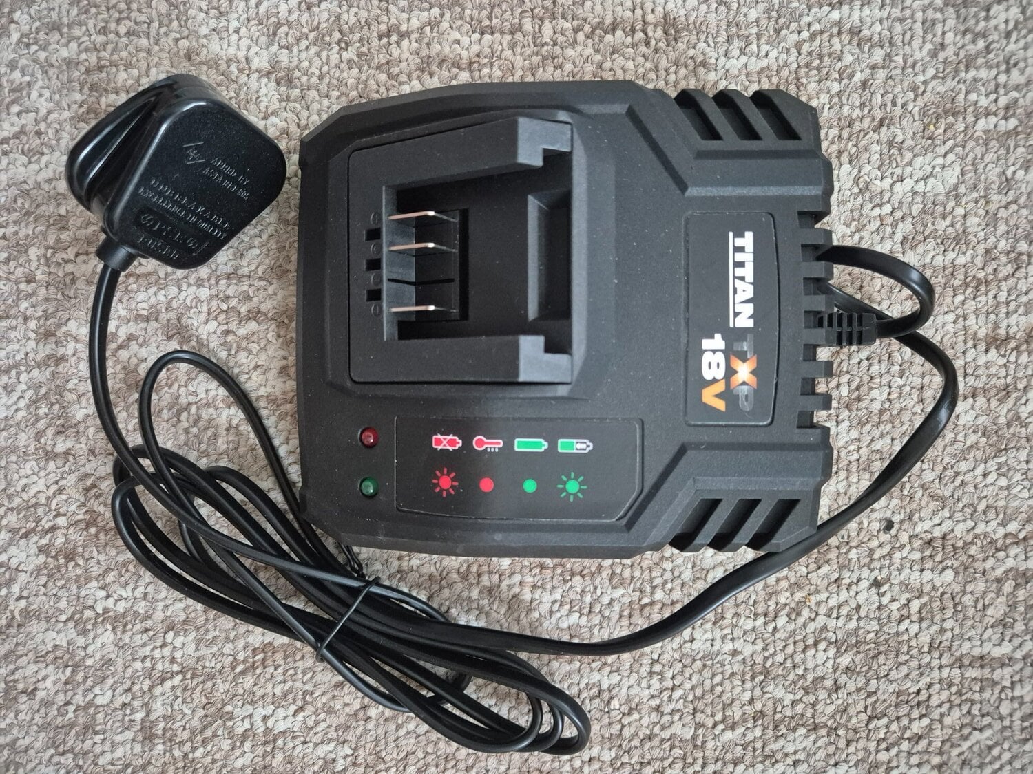 Cordless Chargeable Jigsaw      - DIY in Peacehaven