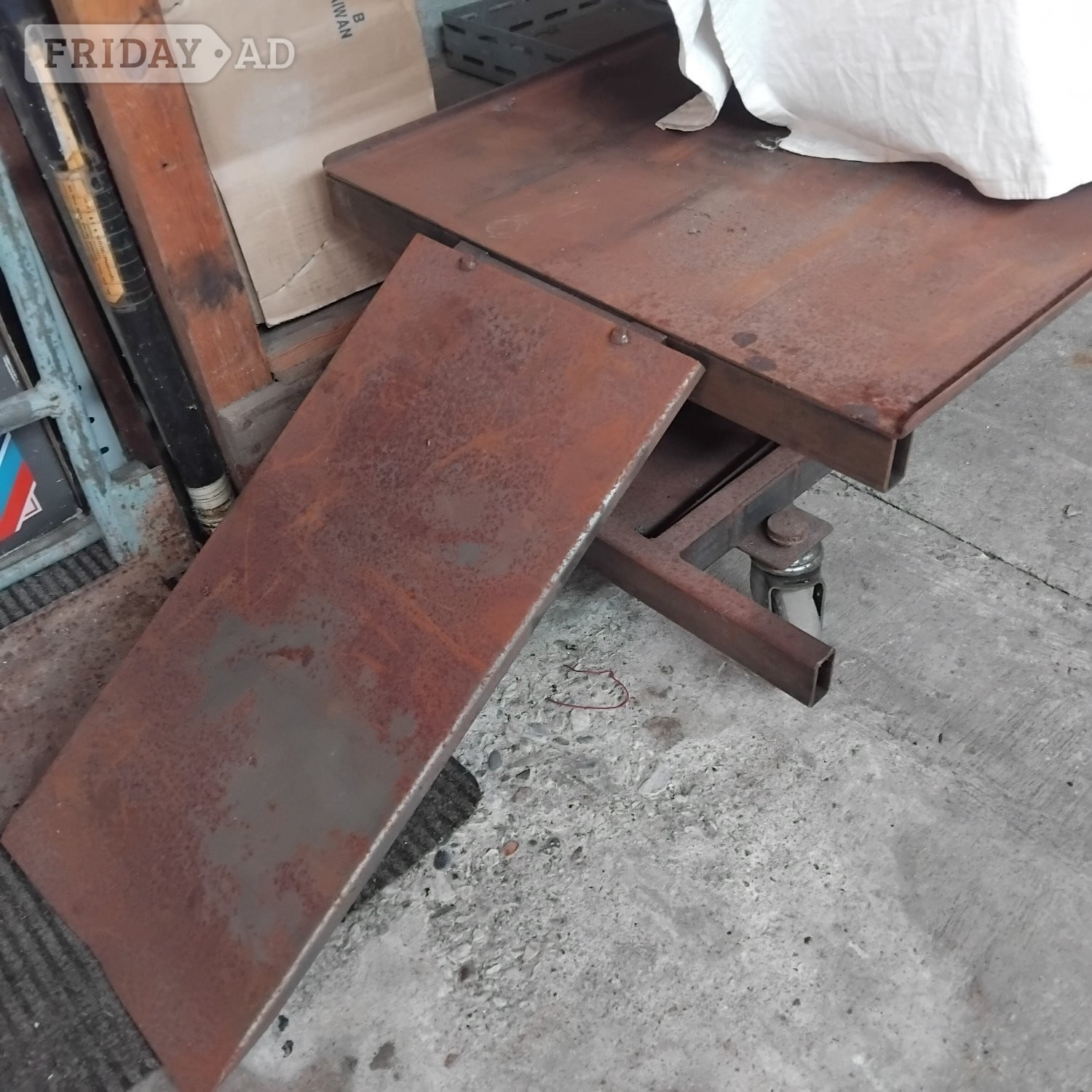 MOTORBIKE STAND/LIFT VINTAGE HAND OPERATED WORKING - Parts & Accessories in Fareham