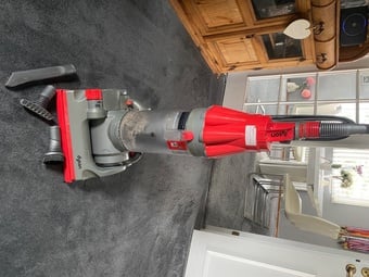 Dyson upright vacuum cleaner. Working order.
