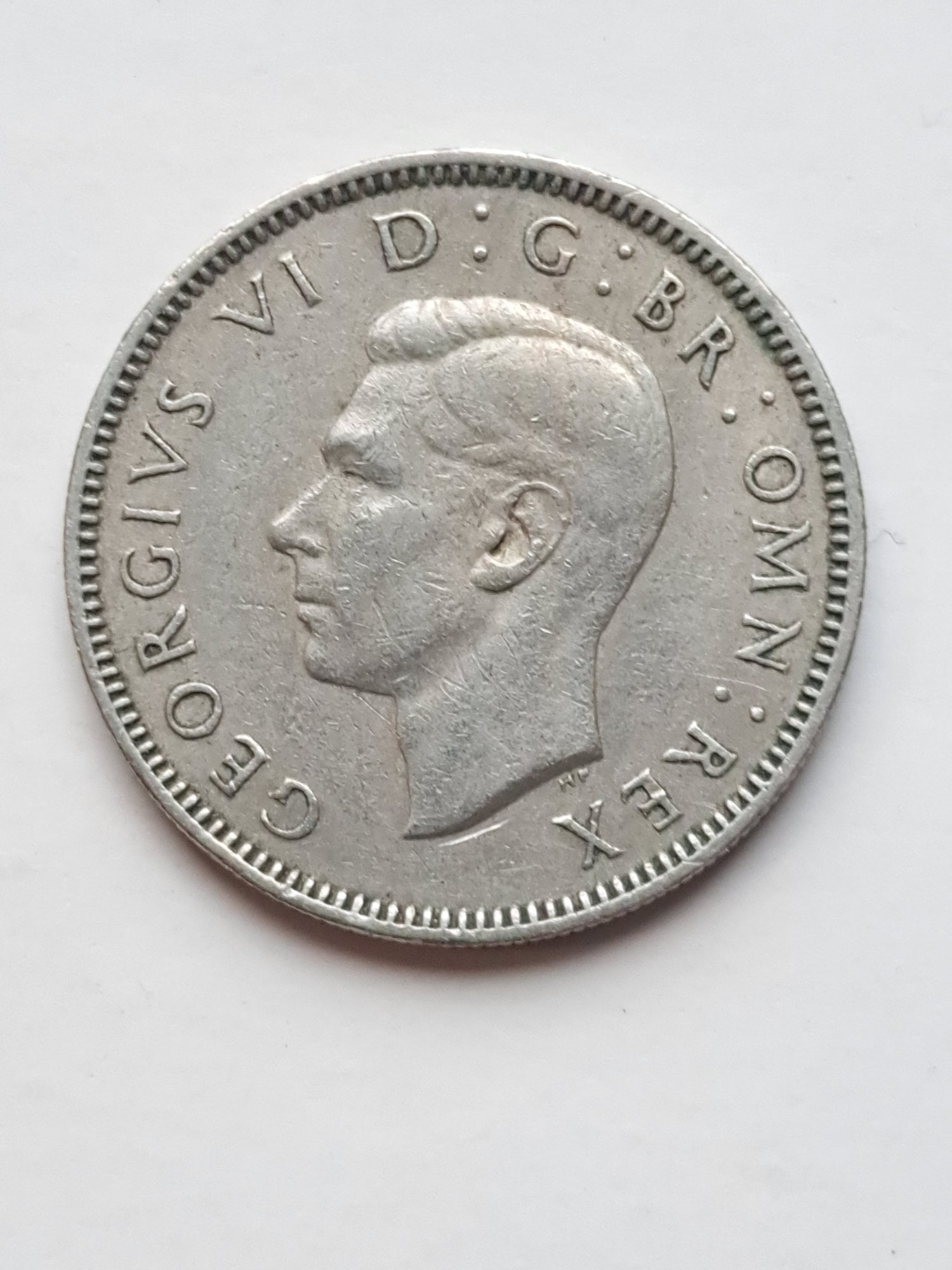 SMALL SILVER METAL COIN COLLECTION.  7 MIXED ENGLISH COINS.  USED - Antiques & Collectables in Hartley Wintney