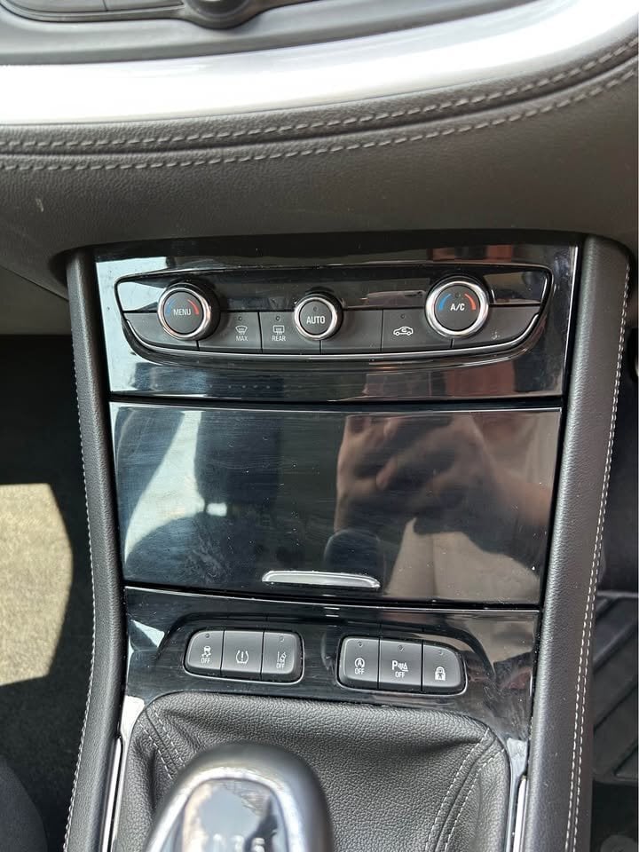 VAUXHALL GRANDLAND X - Cars
