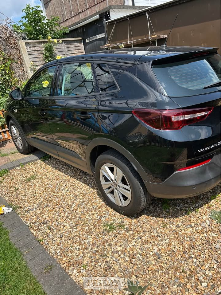 [ berth ]Vauxhall Grandland X