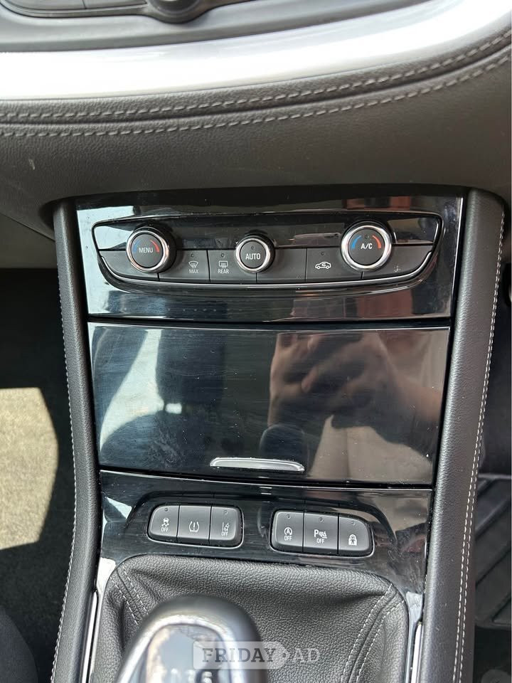 VAUXHALL GRANDLAND X - Cars