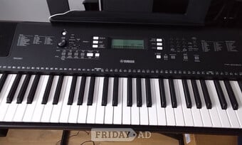 Keyboard and Stand Yamaha