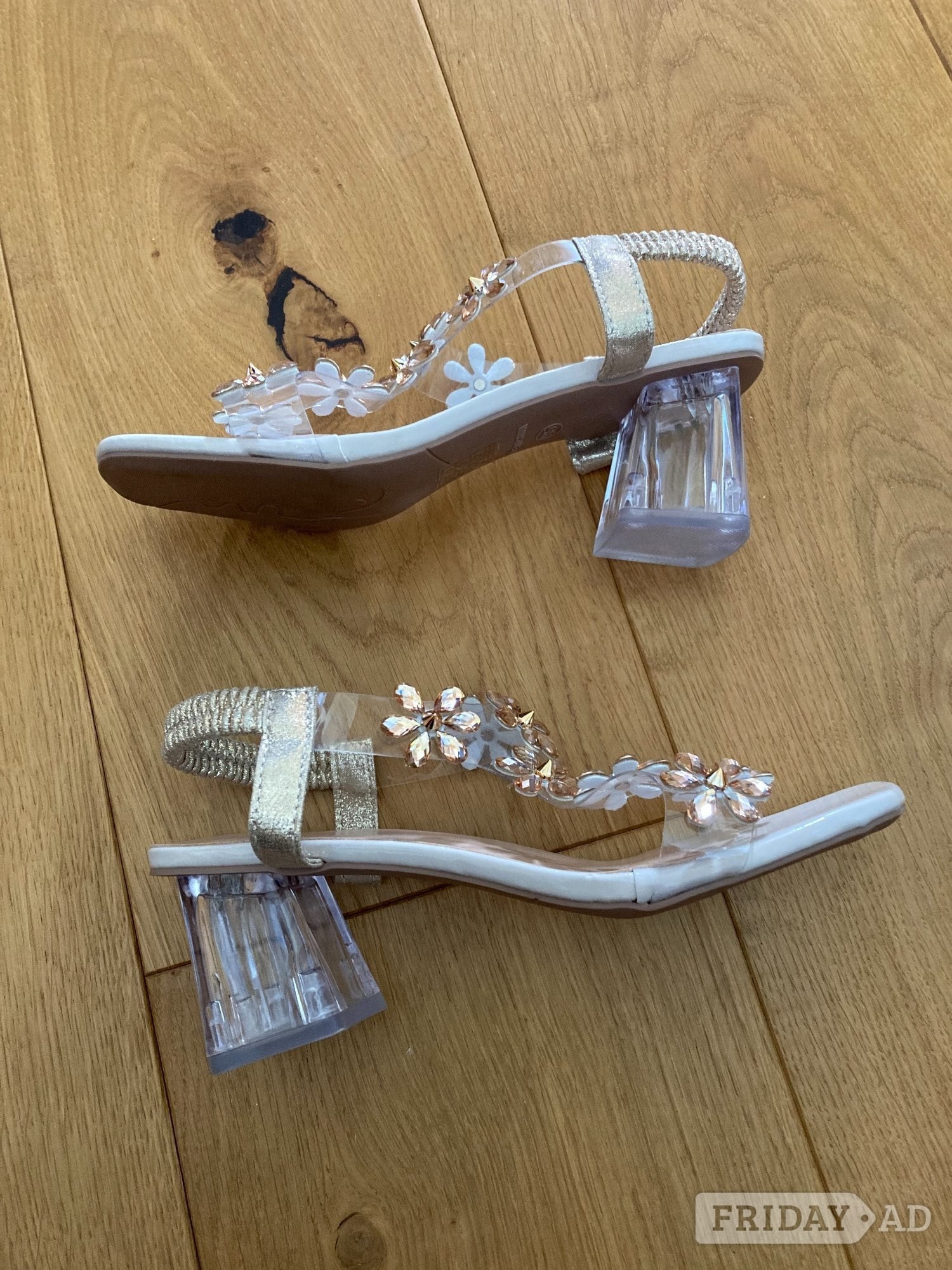 Astuccio Raccolte Carta Sandals - Size: UK 2/EU 35 - Clothing, Footwear & Accessories in Crawley
