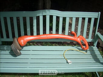 FLYMO Contour corded Mains strimmer excellent working condition.