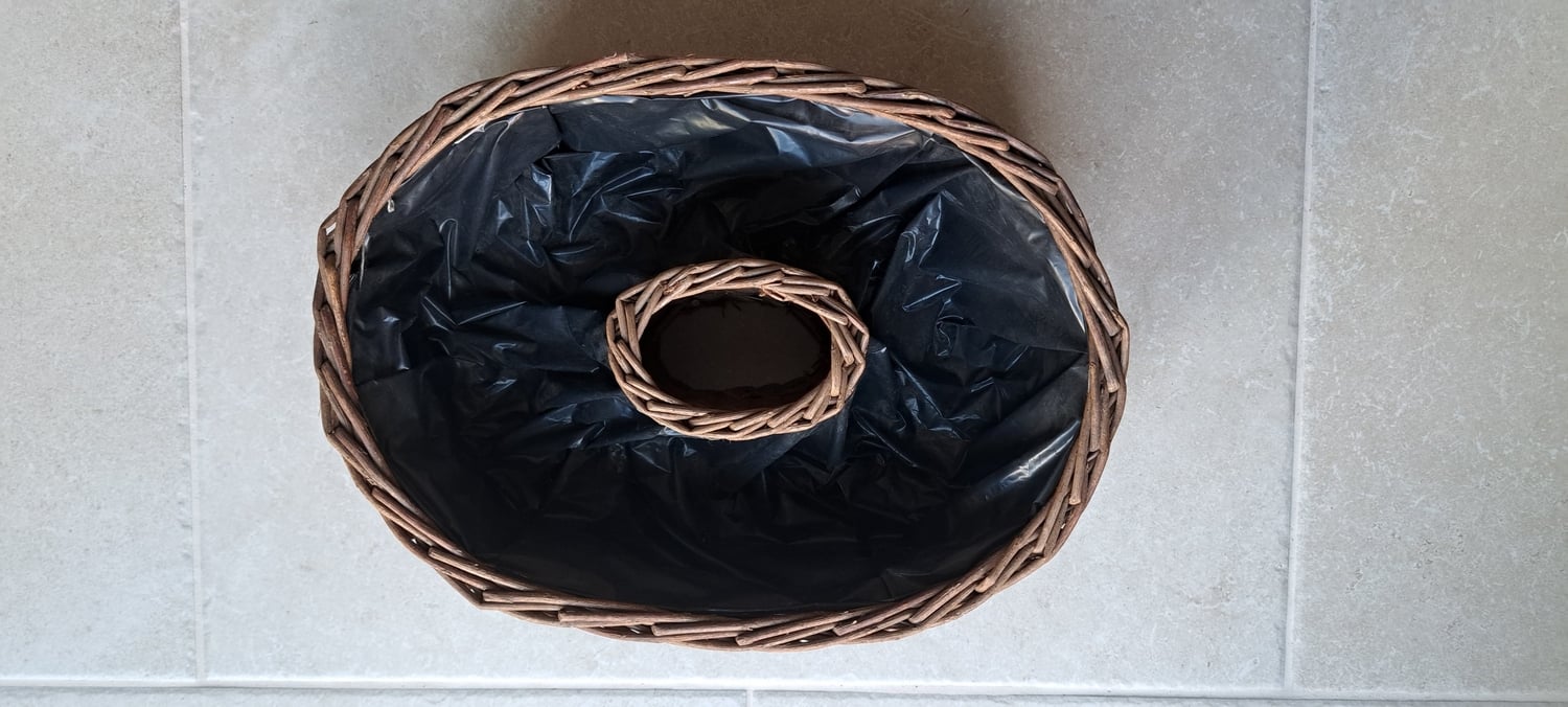 Hartley Wintney LARGE OVAL HANDMADE WICKER BASKET PLANT CONTAINER. USED