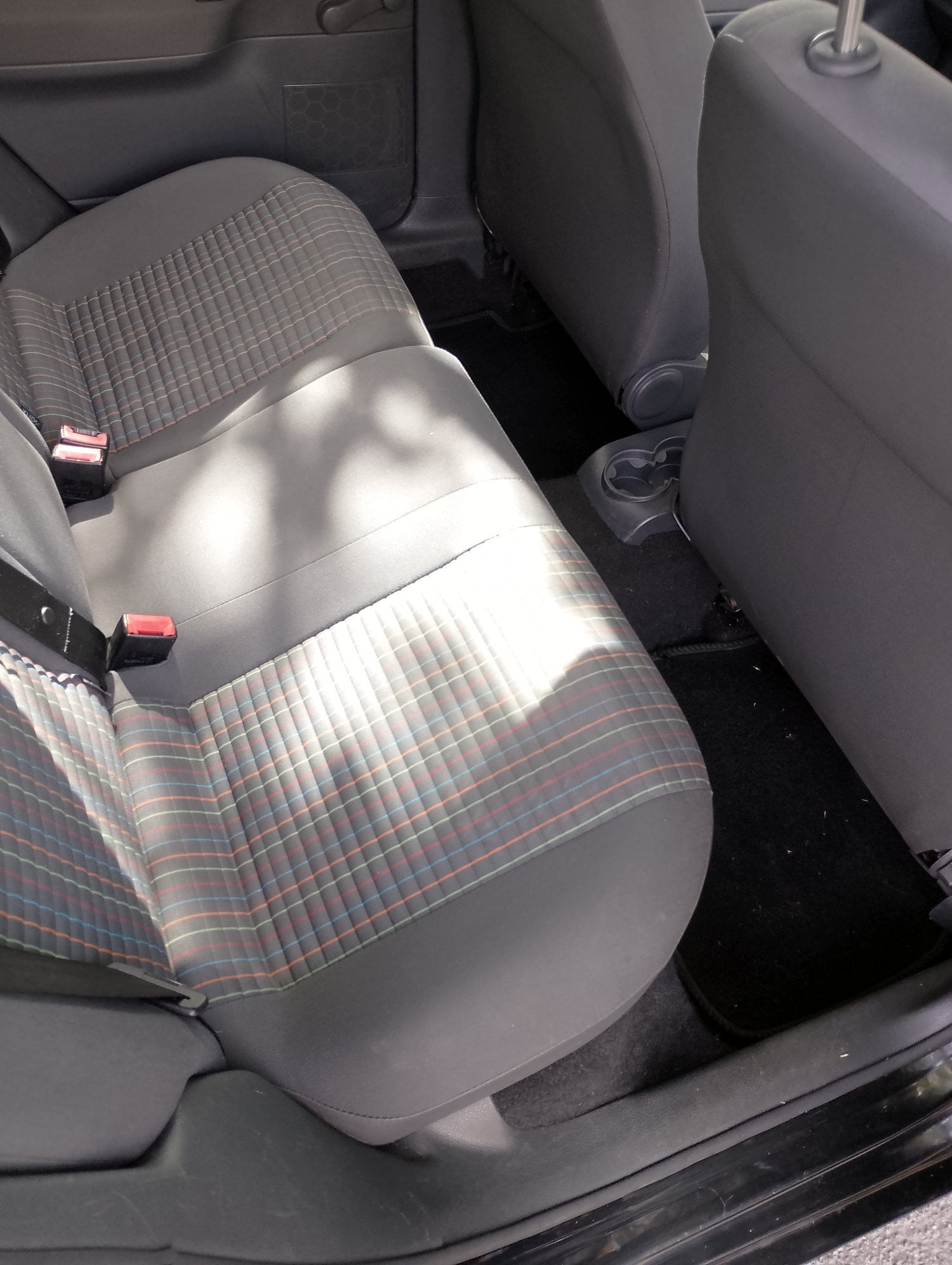 Volkswagen polo 1.2 5dr - Cars in Gravesend