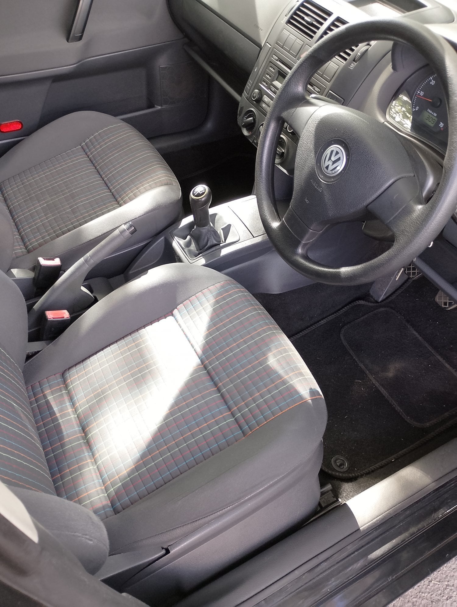 Volkswagen polo 1.2 5dr - Cars