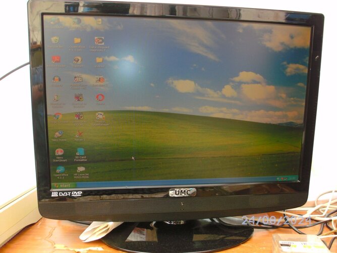 Desktop computer, TV,  scanner - Computers & Electronics