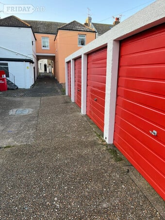 Garage for rent