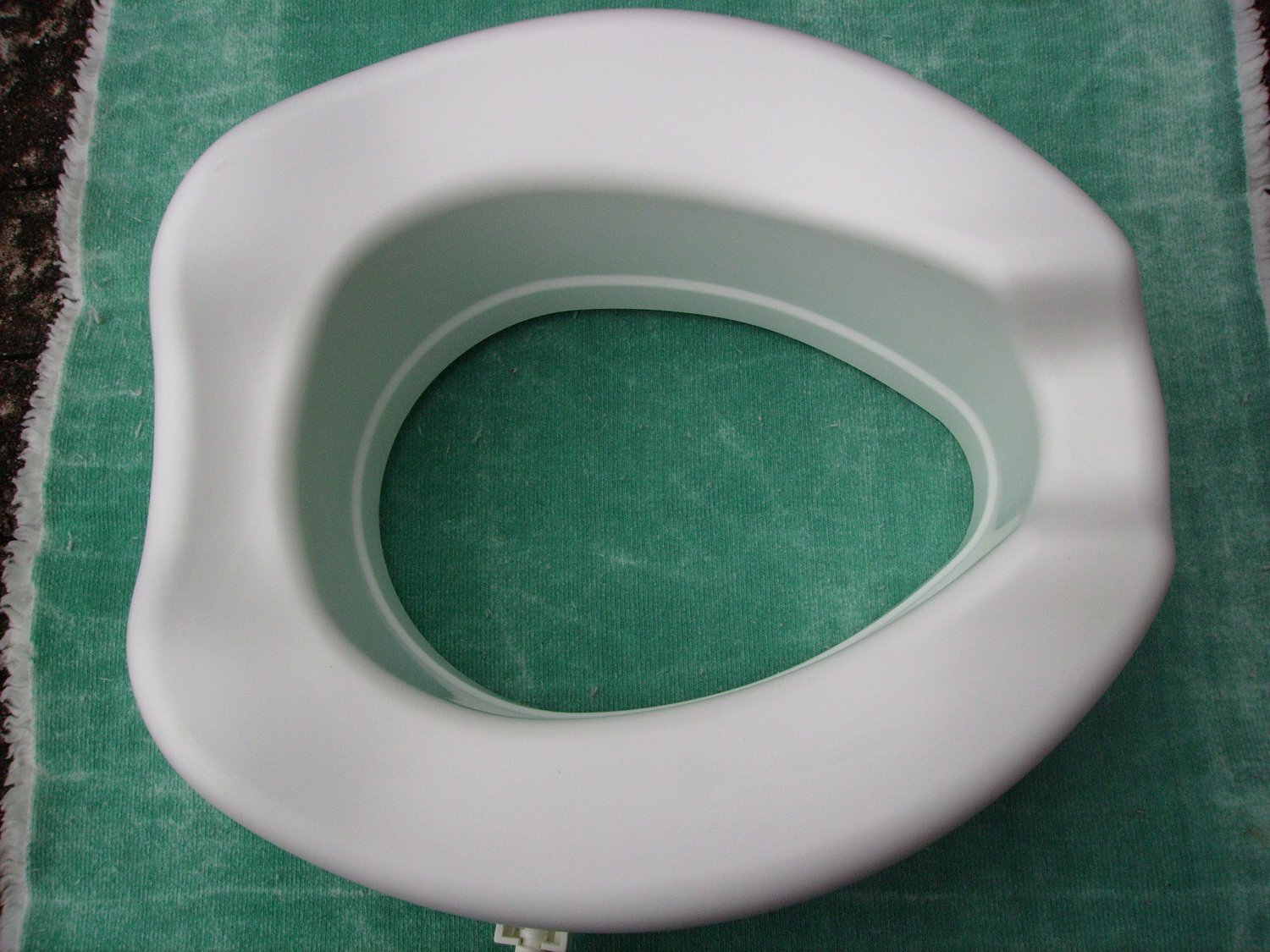 RAISED TOILET SEAT 