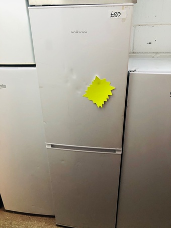 Daweoo frost free fridge freezer in fully functional 