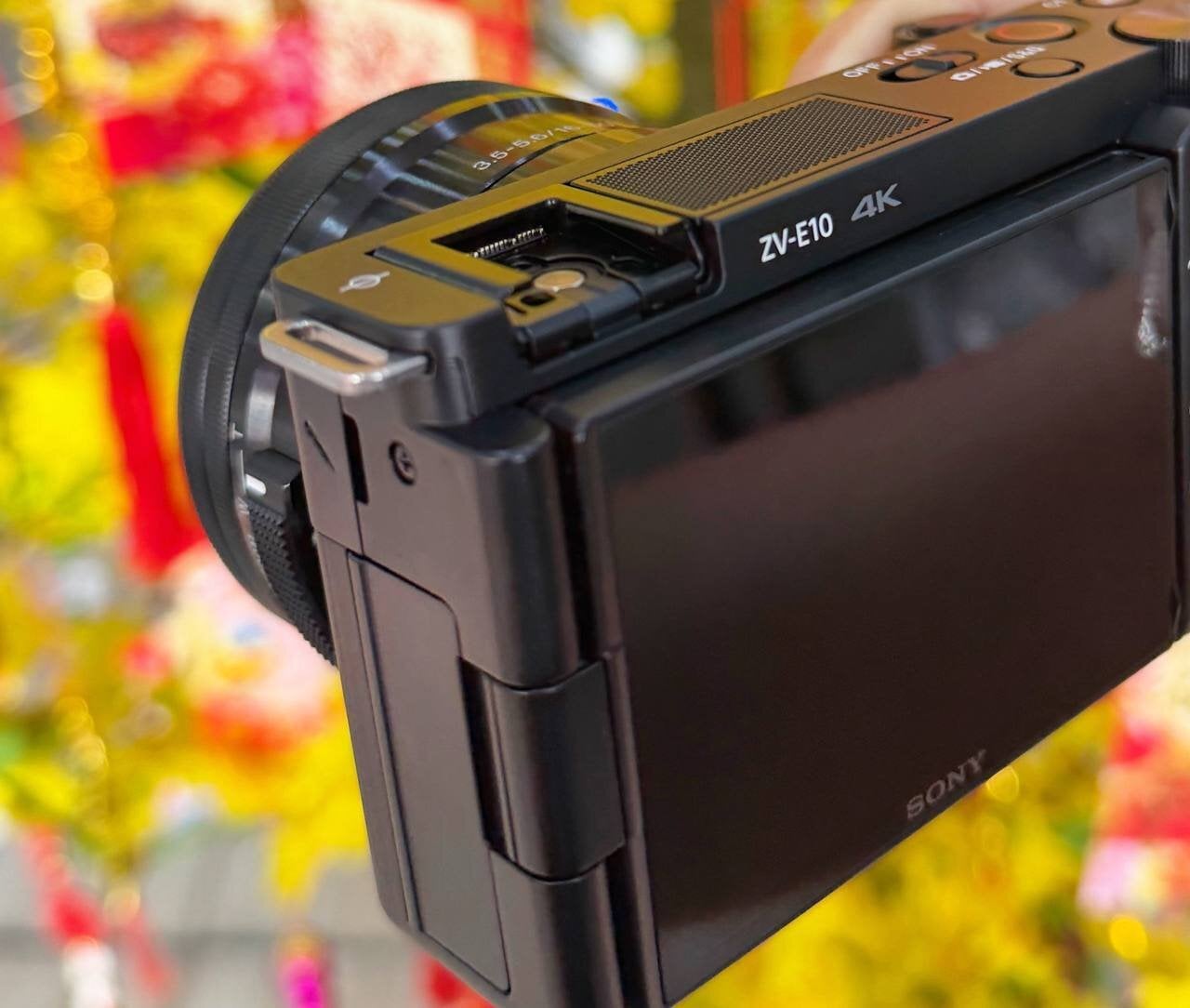 Sony ZV-E10L Mirrorless Camera with Accessories 