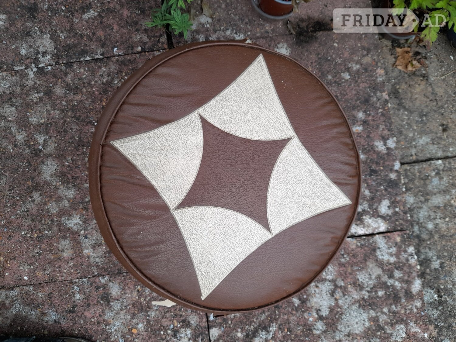 Footrest, stool, pouf - Furniture in Eastbourne