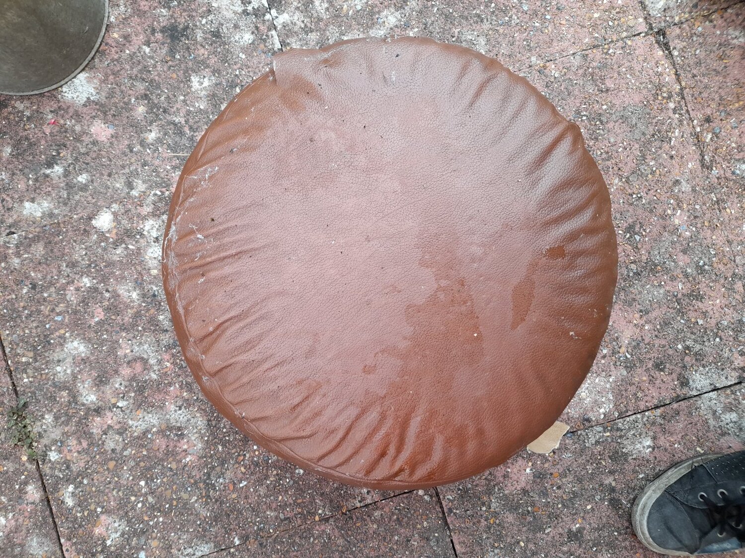 Footrest, stool, pouf