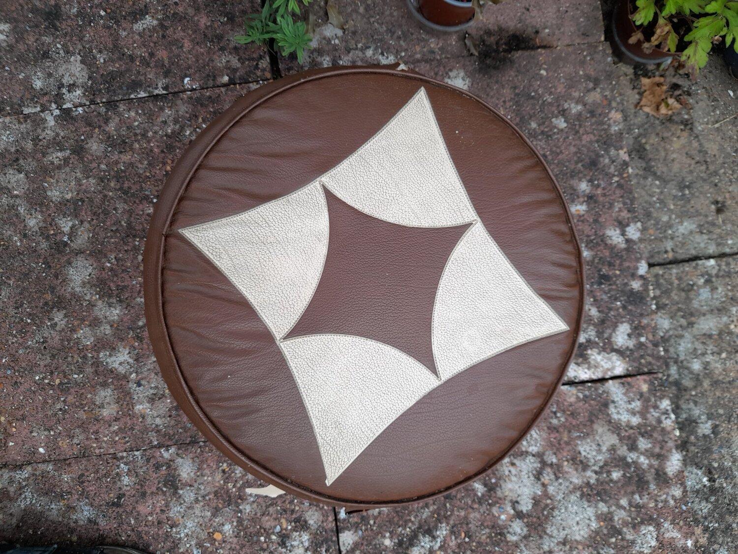 Footrest, stool, pouf - Furniture in Eastbourne