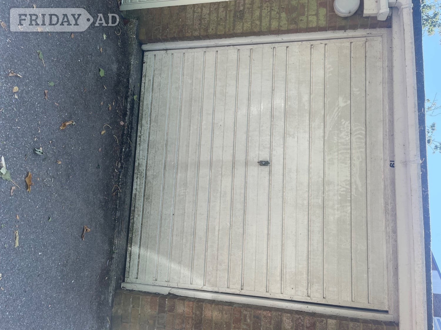 Single garage secure location Crowborough in Crowborough