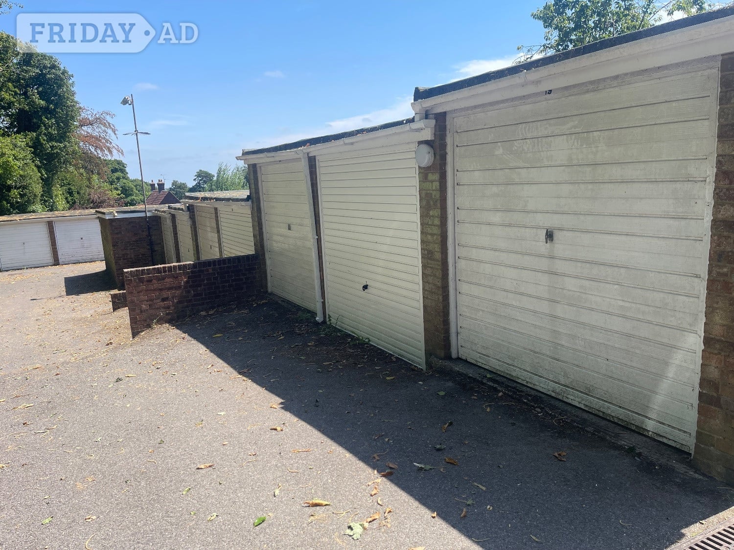 Single garage secure location Crowborough - Garages & Parking in Crowborough