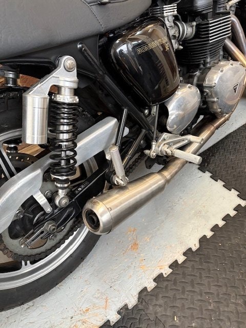 Triumph Bonneville 865 - Motorbikes, Scooters & Quads