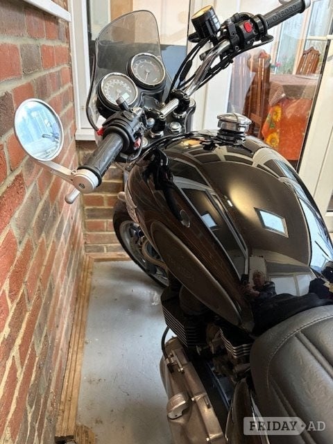 [ berth ]Triumph Bonneville SE