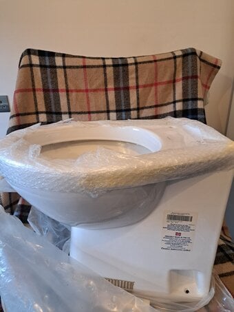 UNUSED FLOORSTANDING WC TOILET PAN TWYFORD GALERIE BACK TO WALL 