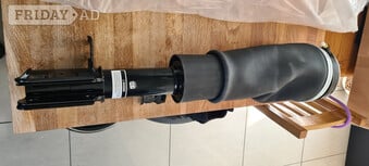 NEW L322 RANGE ROVER FRONT DRIVERS AIR SUSPENSION LEG NEW